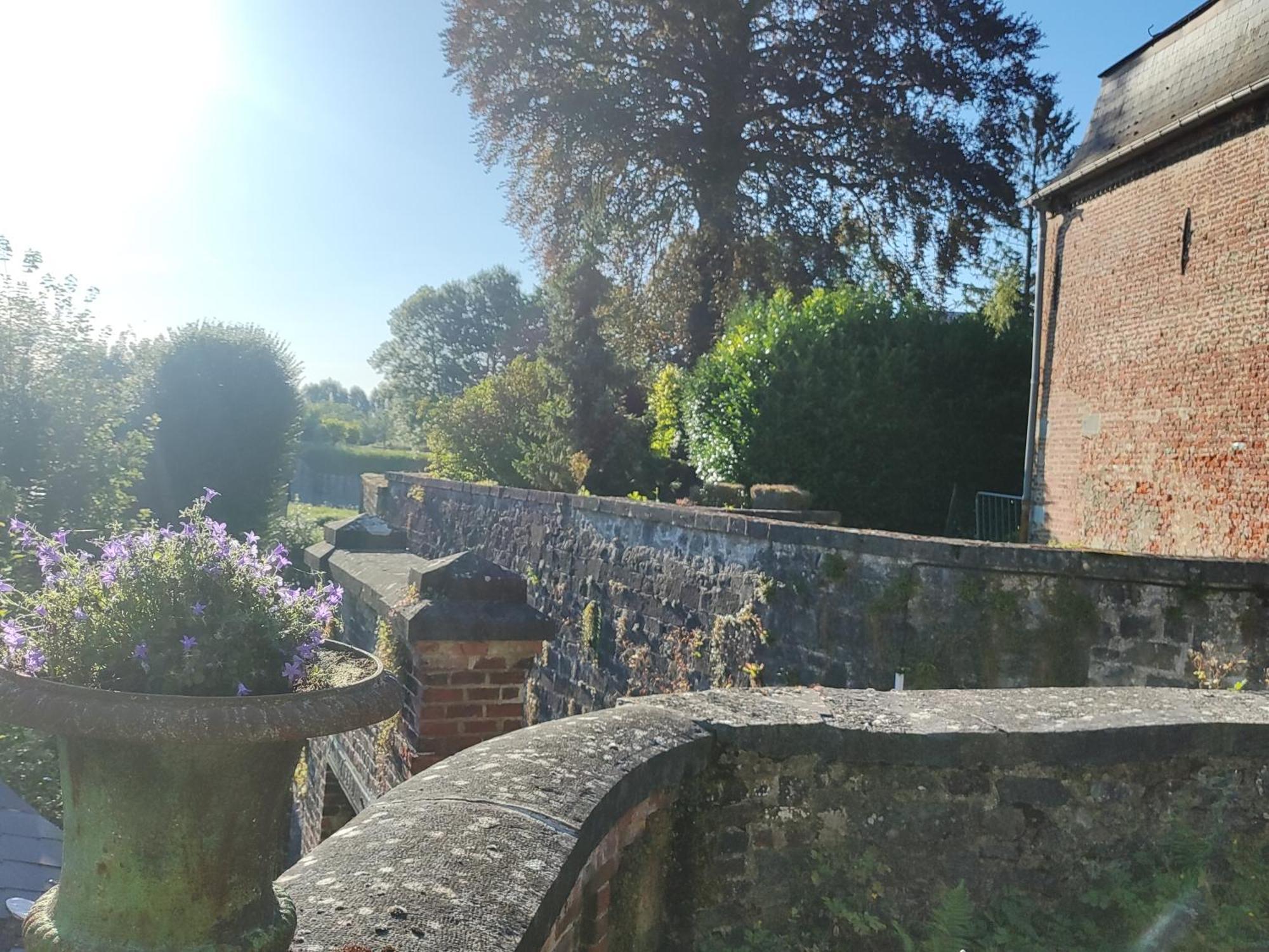 Le Relais Napoleon Bed & Breakfast Avesnes-sur-Helpe Екстериор снимка